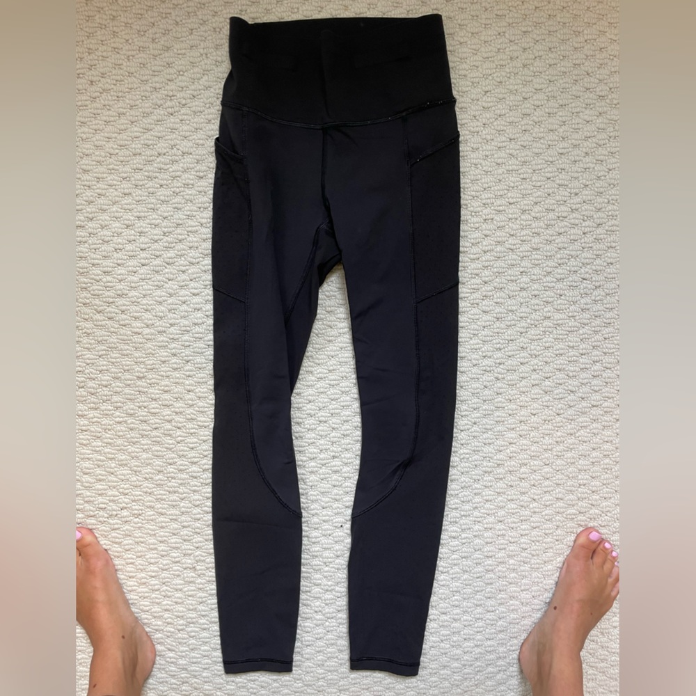 Black lululemon leggings